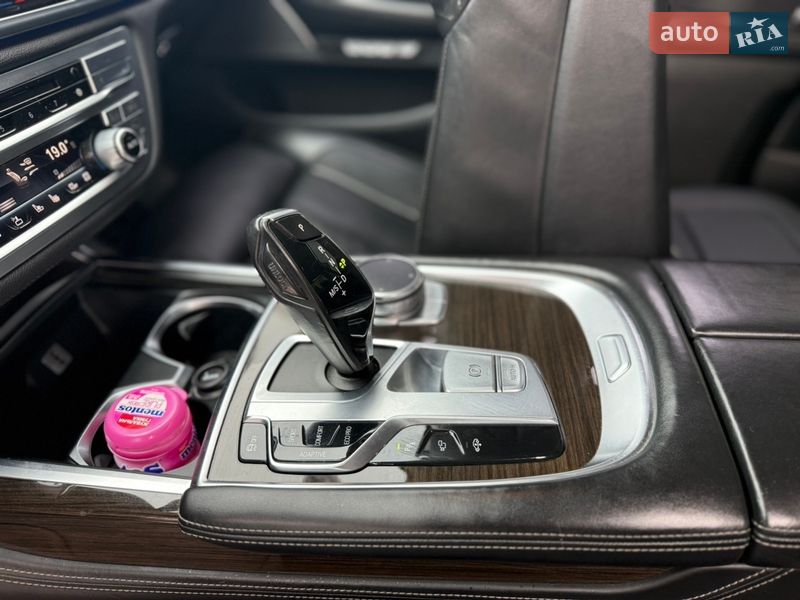 Седан BMW 7 Series 2015 в Ровно