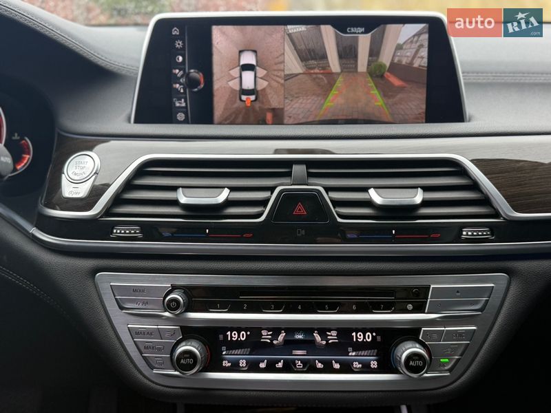 Седан BMW 7 Series 2015 в Ровно