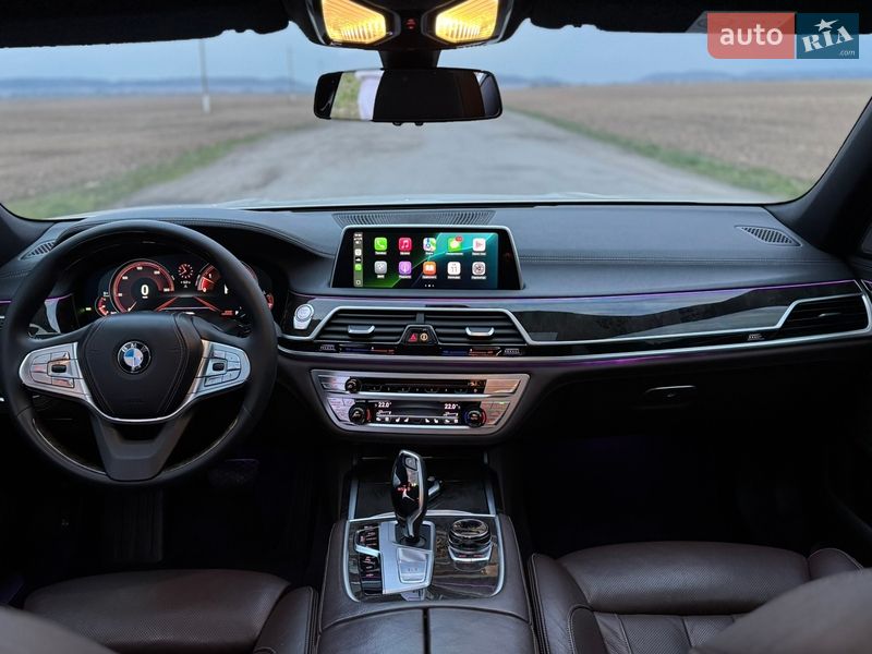 Седан BMW 7 Series 2017 в Дубні