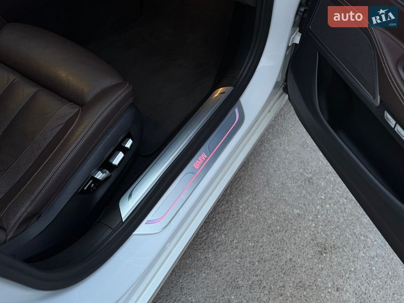 Седан BMW 7 Series 2017 в Дубні