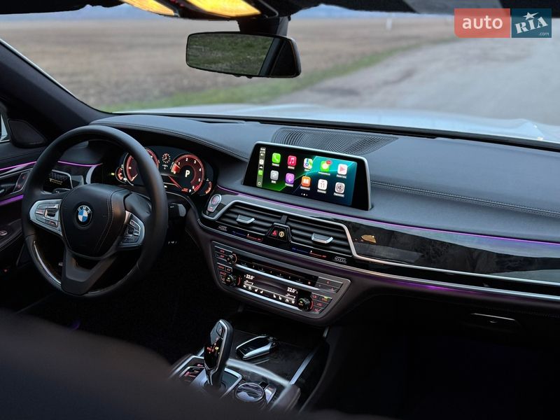 Седан BMW 7 Series 2017 в Дубні