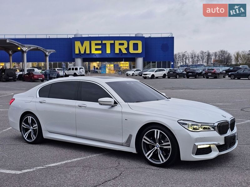 Седан BMW 7 Series 2018 в Новомосковске