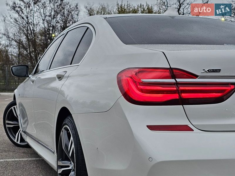 Седан BMW 7 Series 2018 в Новомосковске