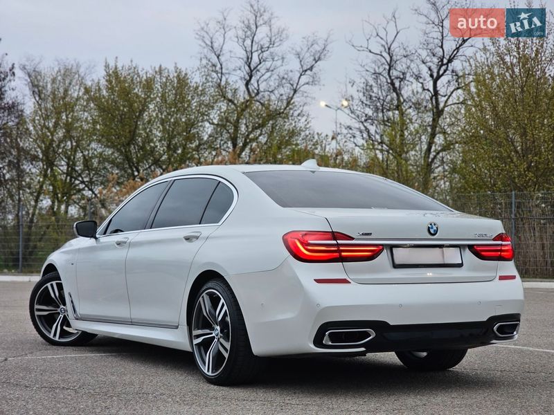 Седан BMW 7 Series 2018 в Новомосковске