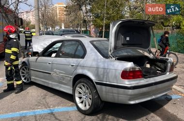 Седан BMW 7 Series 2001 в Одесі