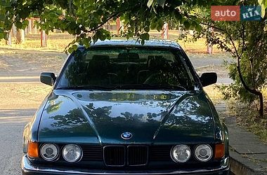 Седан BMW 7 Series 1990 в Южному