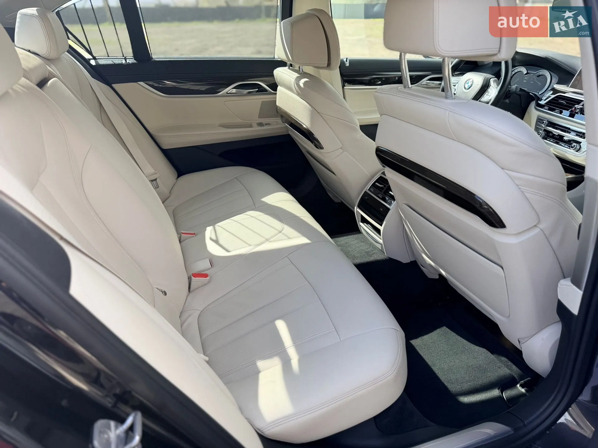 2017 BMW 7er - мініатюра 18