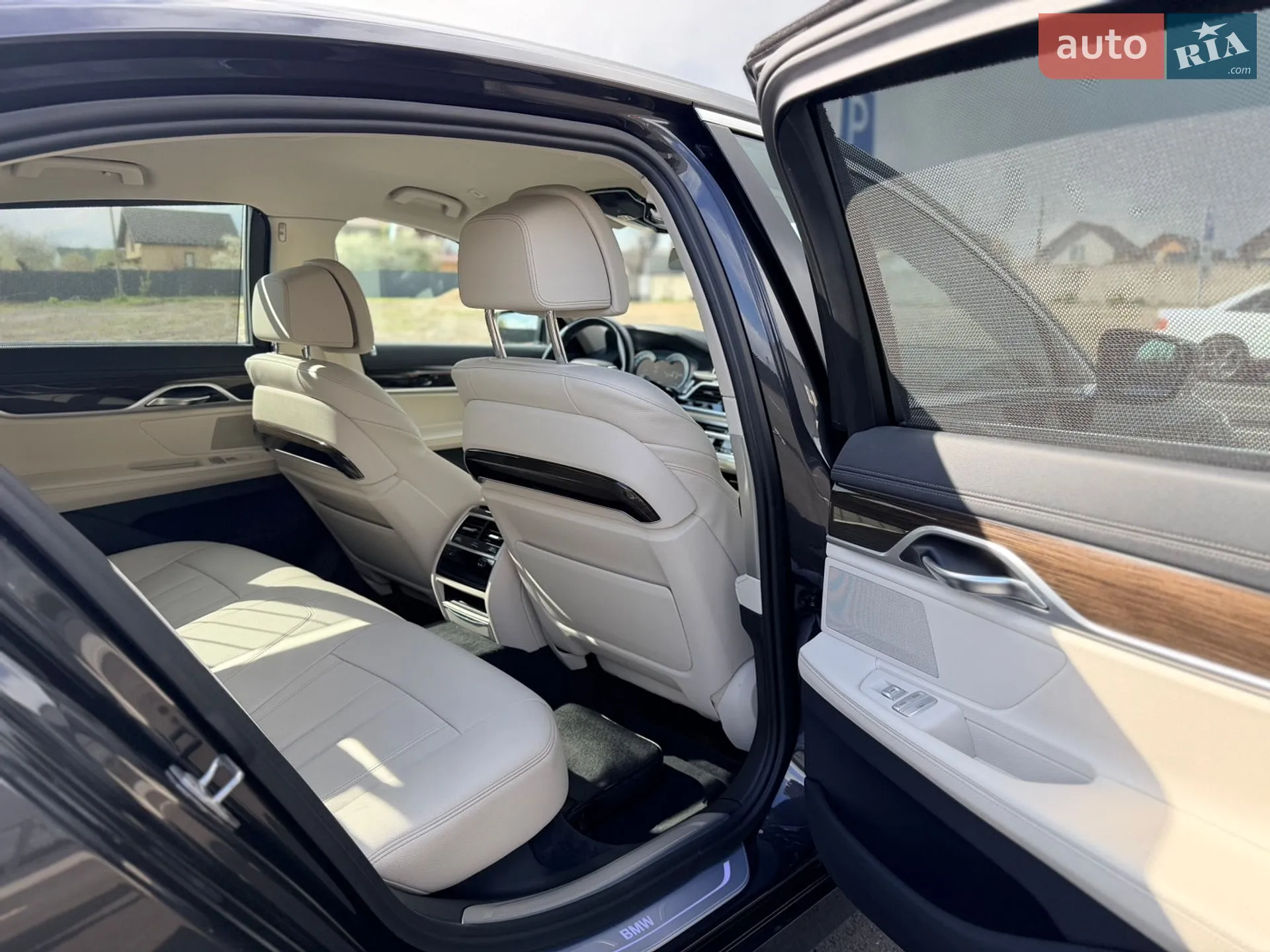2017 BMW 7er - мініатюра 19