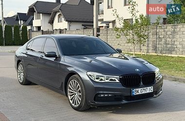 Седан BMW 7 Series 2015 в Рівному