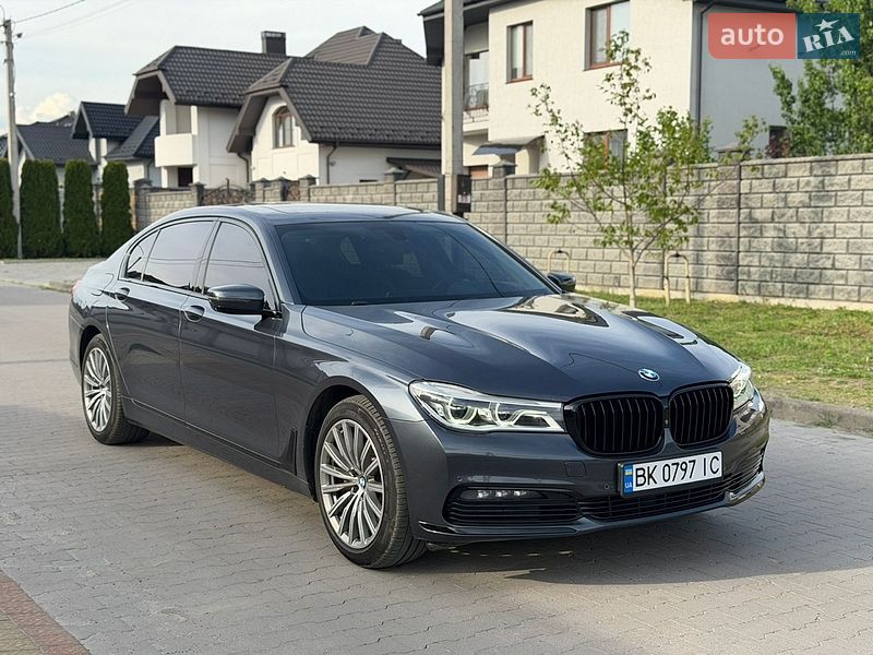 Седан BMW 7 Series 2015 в Рівному