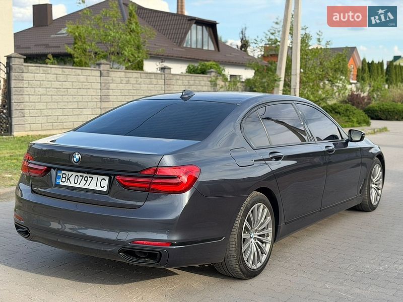 Седан BMW 7 Series 2015 в Рівному