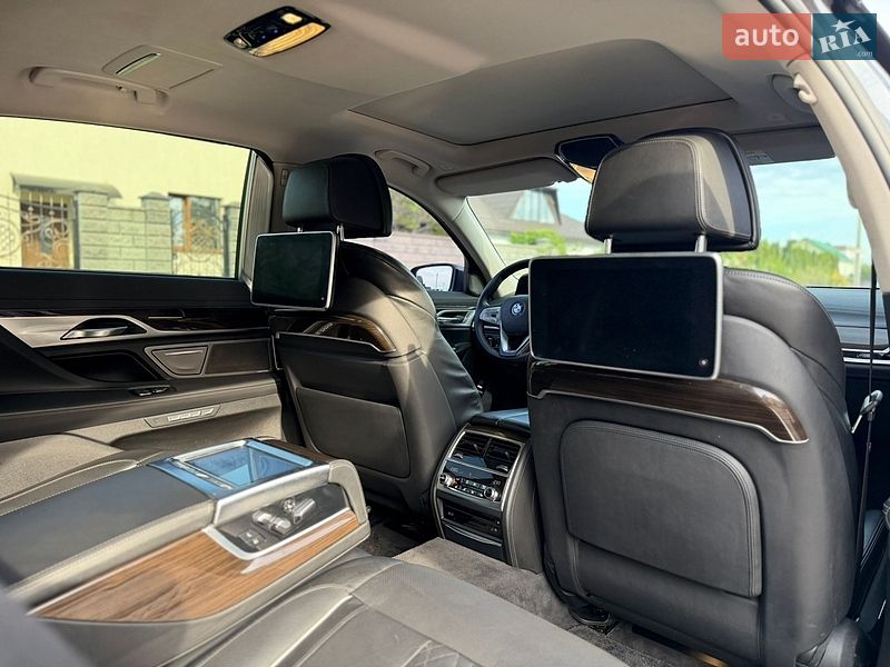 Седан BMW 7 Series 2015 в Рівному