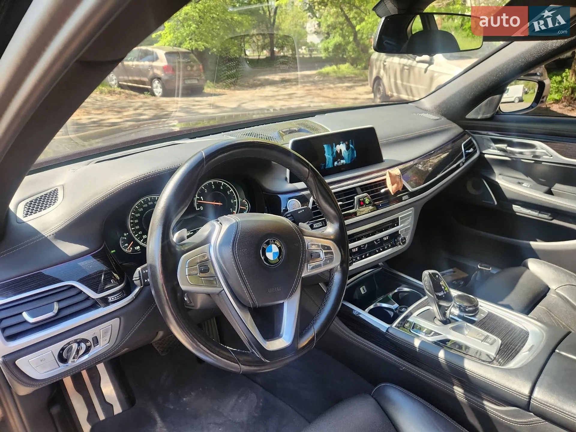 2017 BMW 7er - мініатюра 16