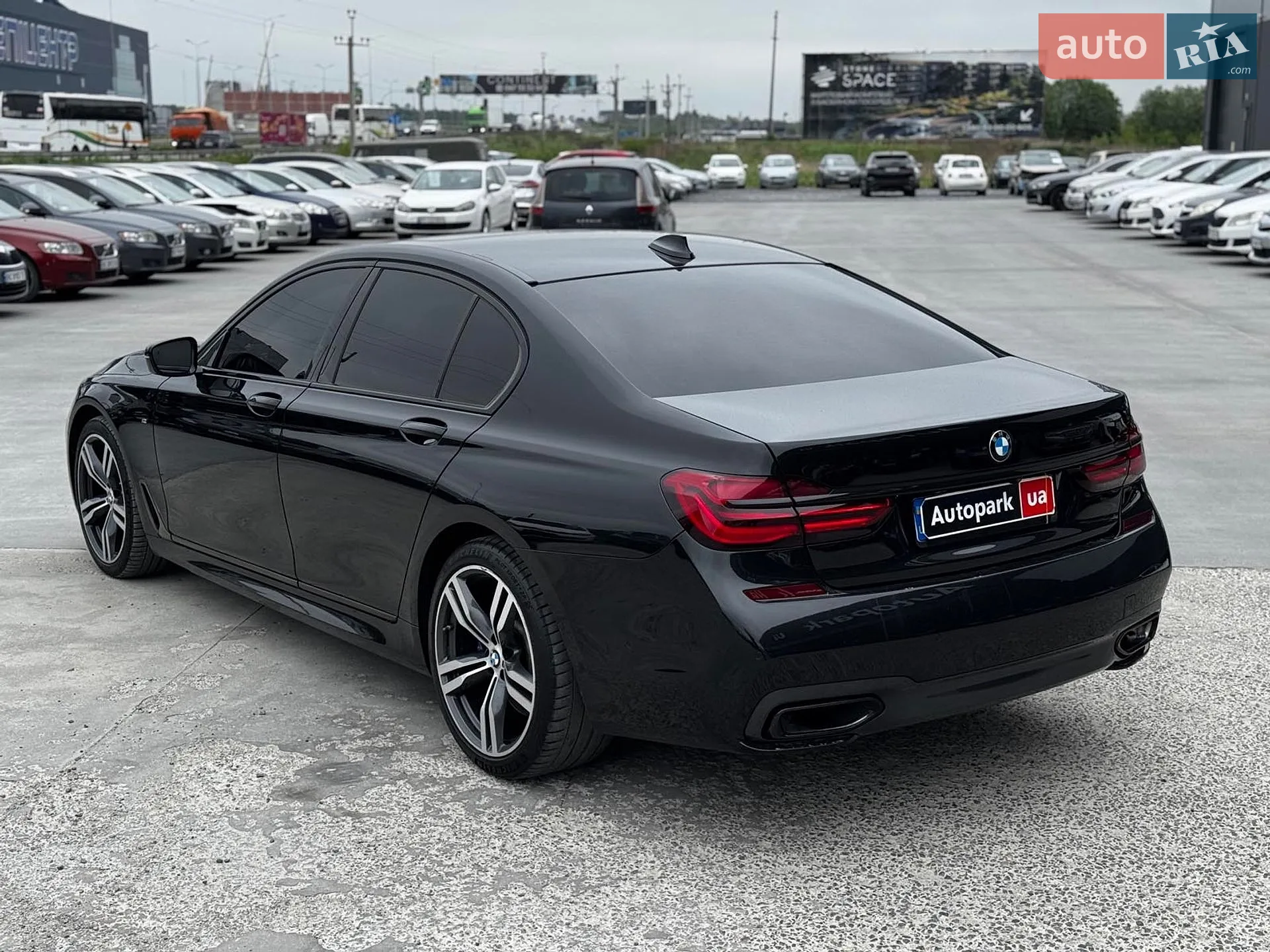 2017 BMW 7er - мініатюра 18