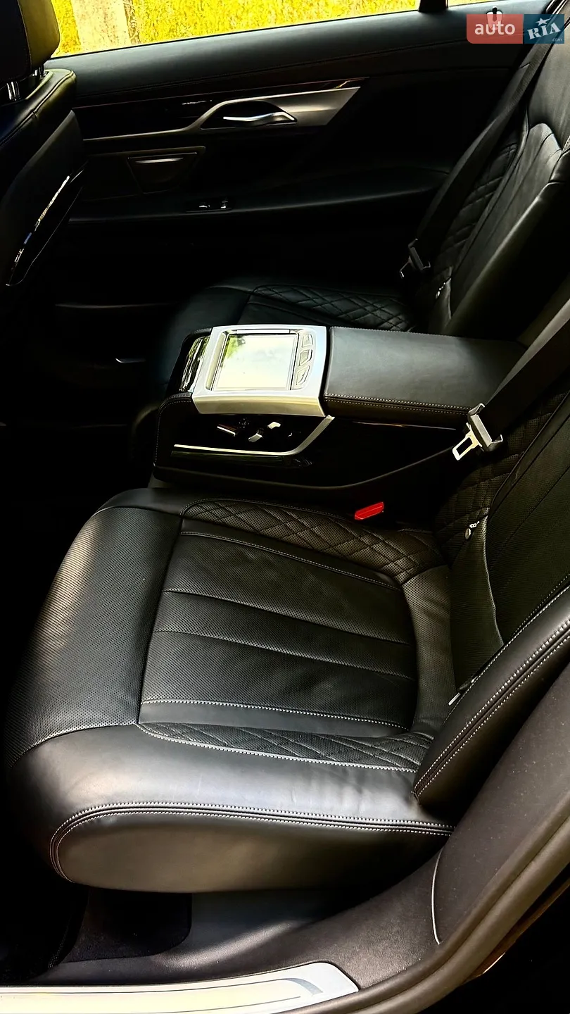 2020 BMW 7er - мініатюра 7