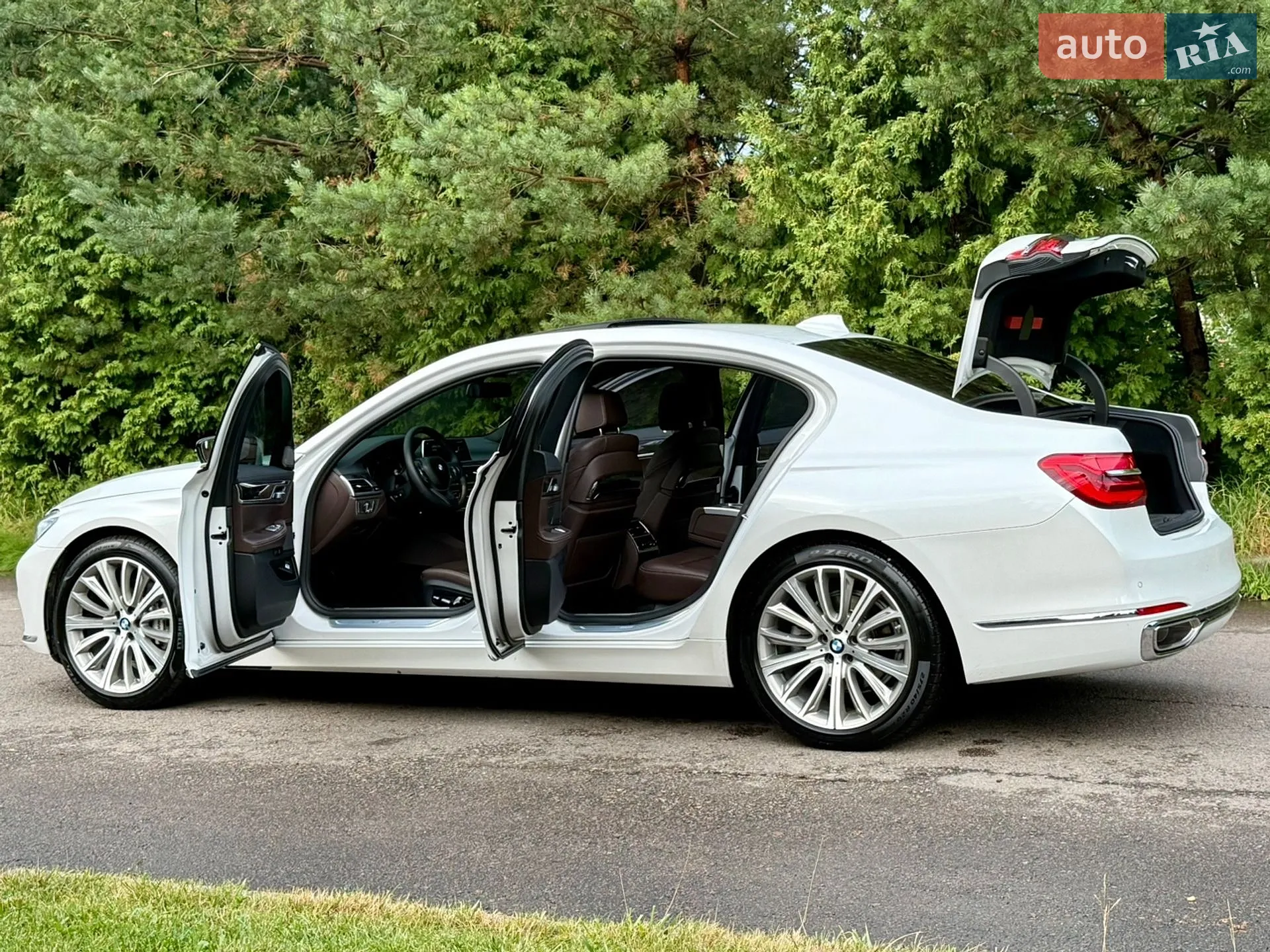 2017 BMW 7er - мініатюра 15