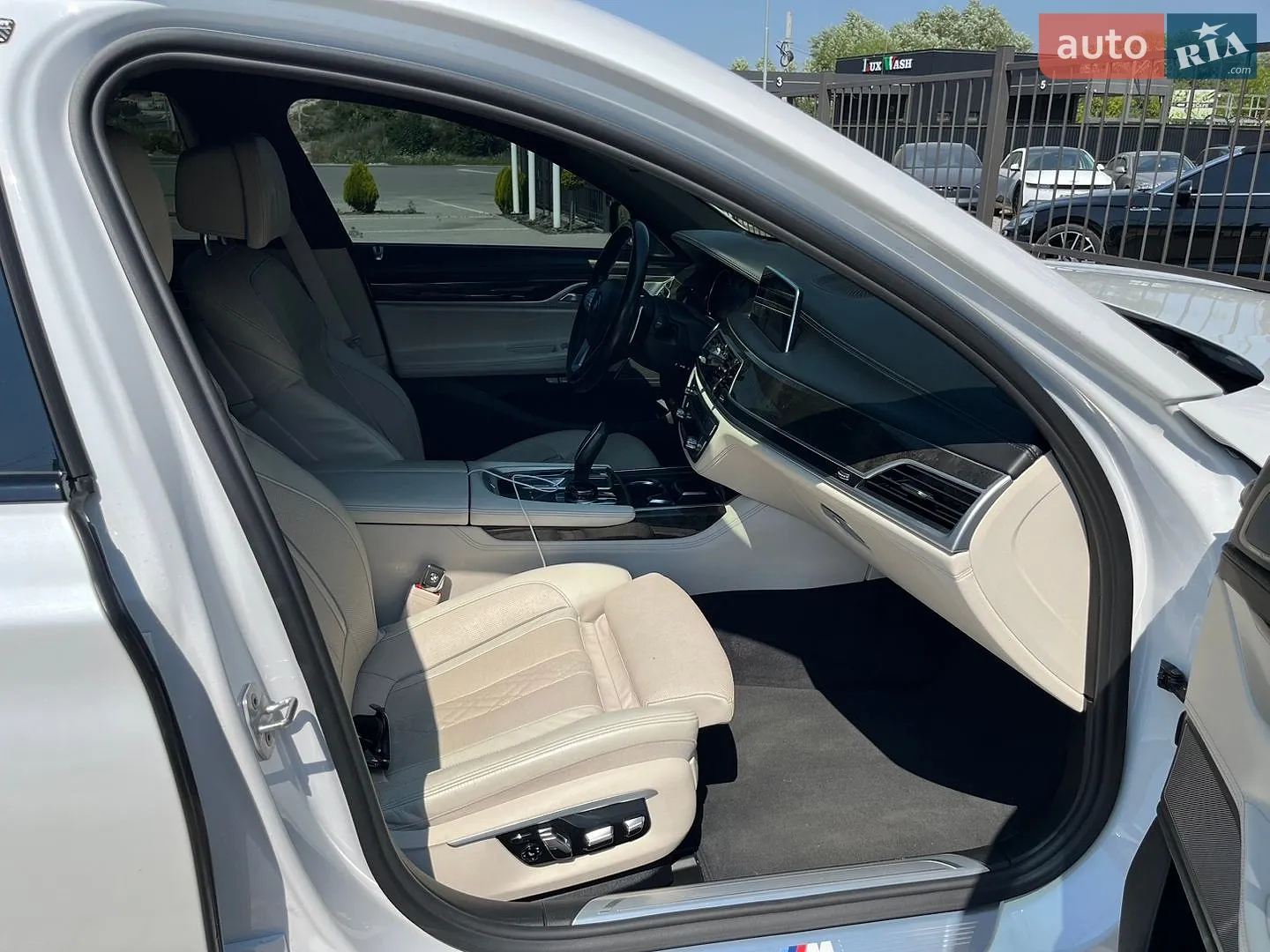 2016 BMW 7er - мініатюра 16