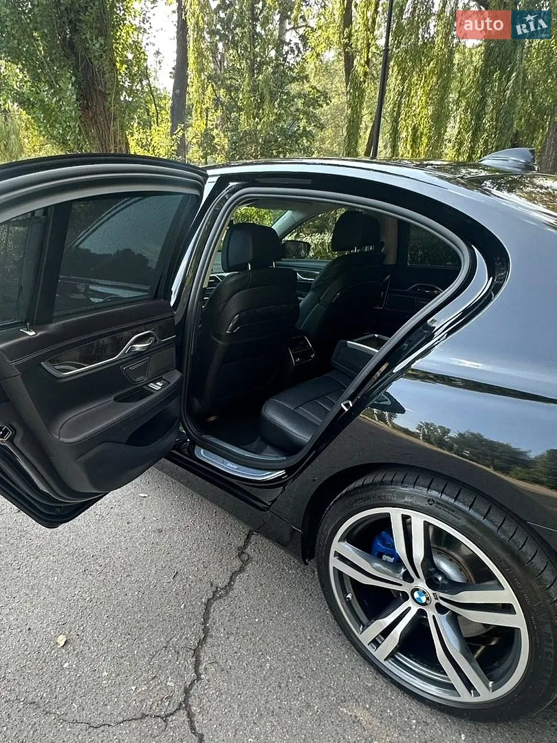 2017 BMW 7er - мініатюра 15