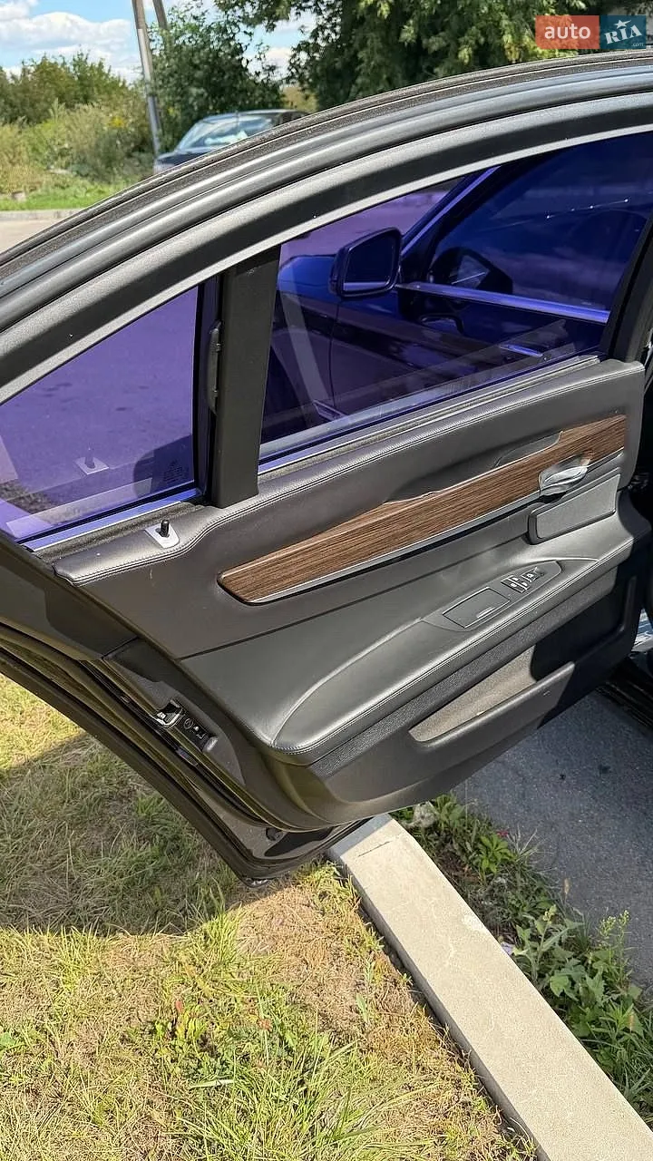 2010 BMW 7er - мініатюра 10