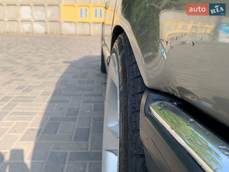 Седан BMW 7 Series 1993 в Дніпрі
