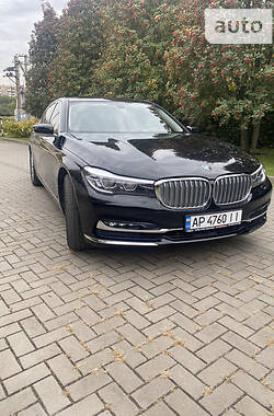 Седан BMW 740 2017 в Киеве