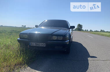 Седан BMW 740 1995 в Иванкове