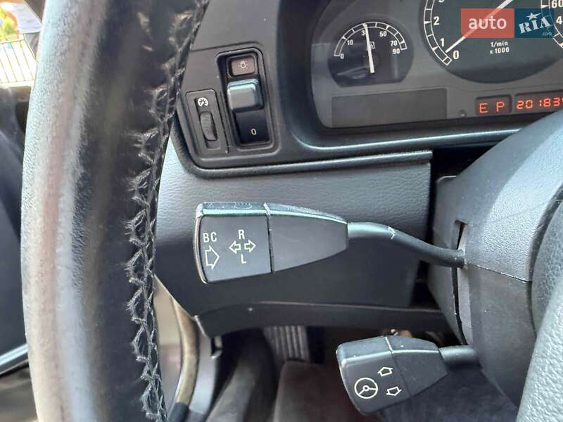 Купе BMW 8 Series 1990 в Львове