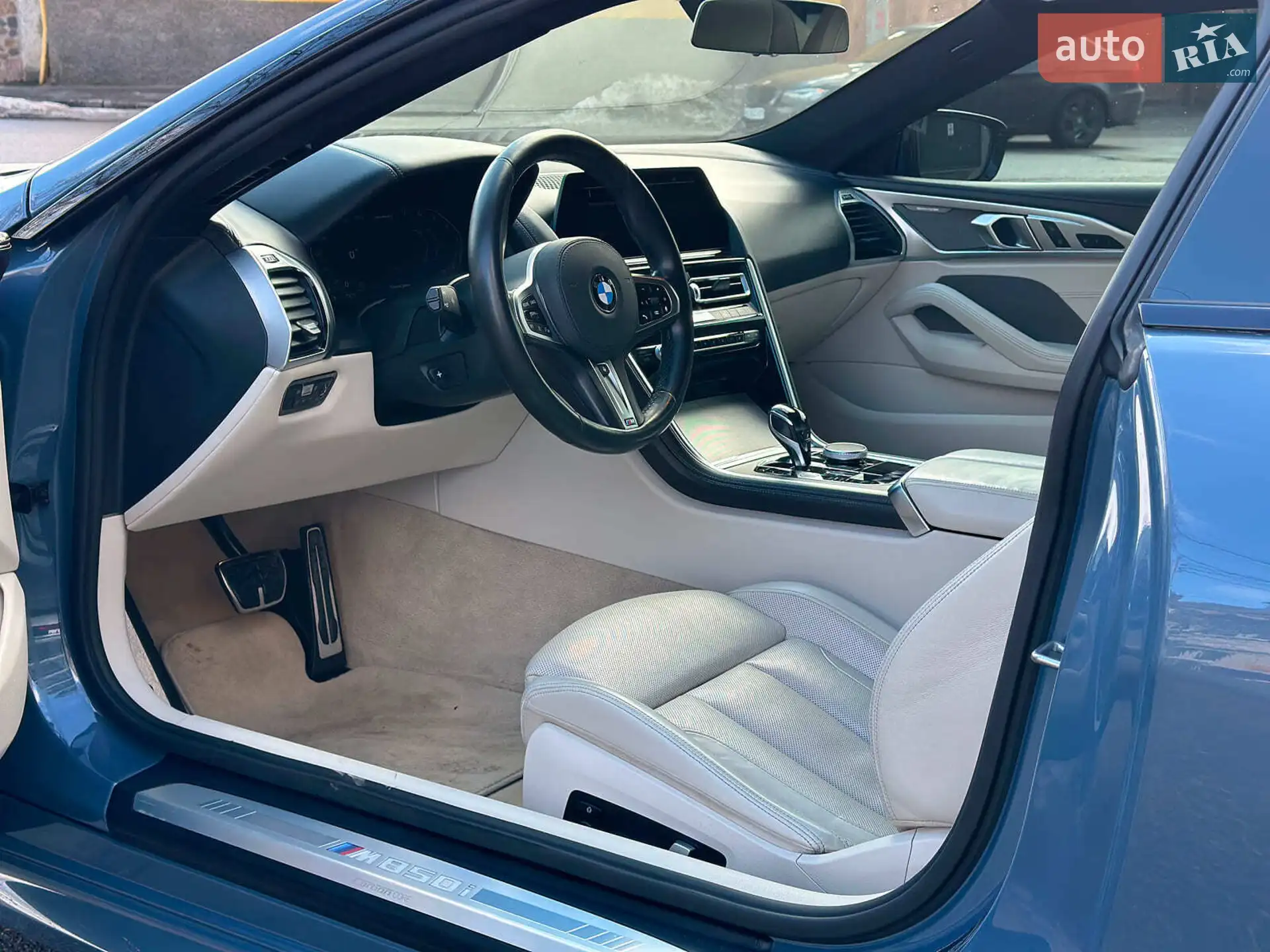 2021 BMW 8er - мініатюра 24
