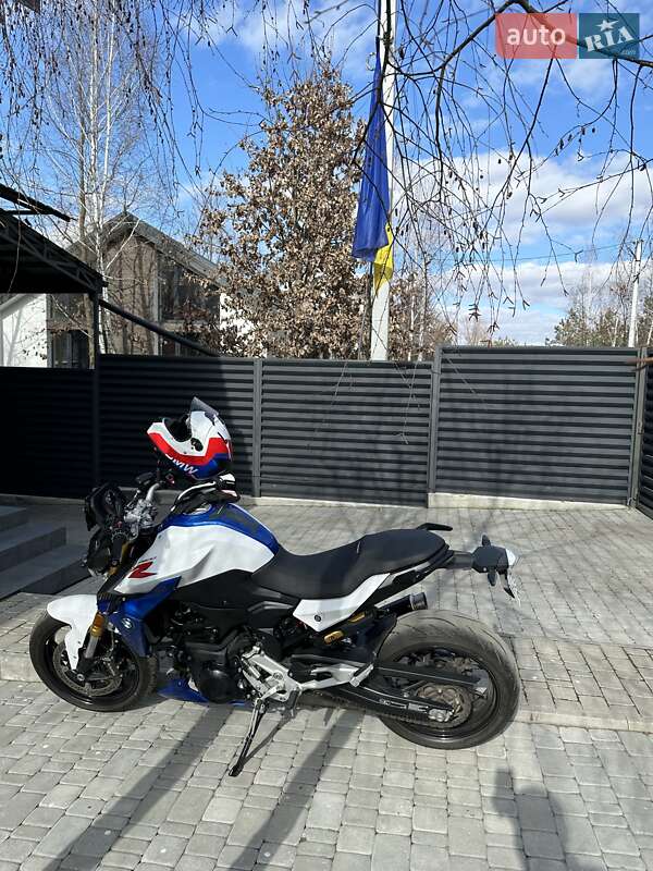 Мотоцикл Без обтекателей (Naked bike) BMW F 900R 2022 в Киеве фото 3 Мотоцикл Без обтекателей (Naked bike) BMW F 900R 2022 в Киеве