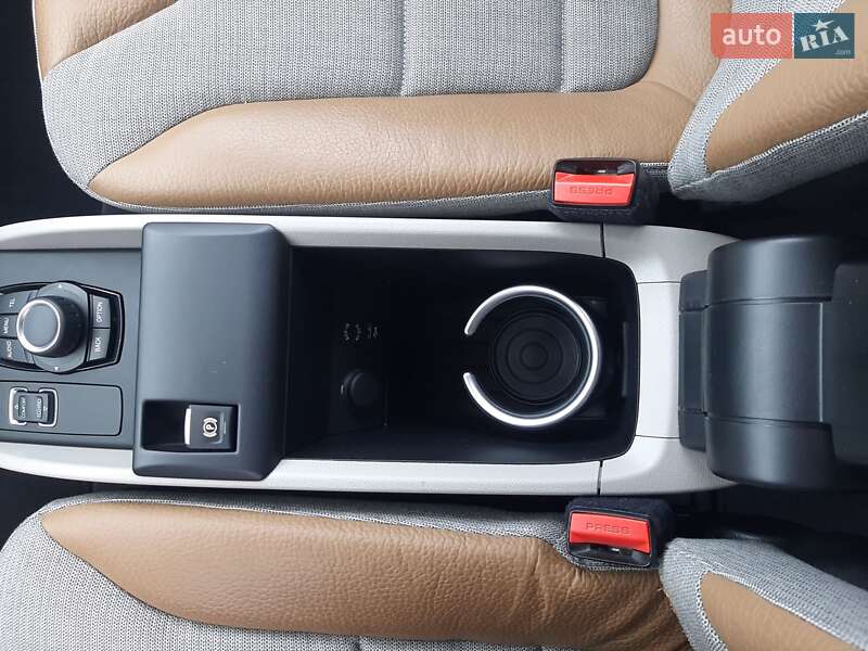 Хэтчбек BMW I3 2015 в Сваляве