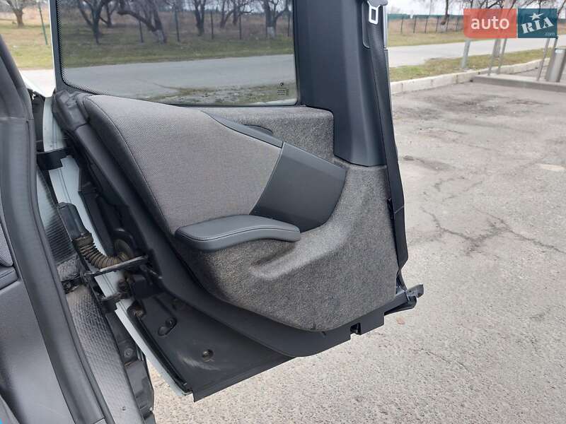 Хэтчбек BMW I3 2015 в Киеве