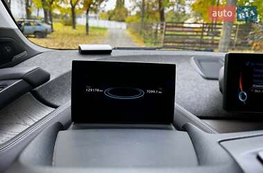 Хетчбек BMW I3 2016 в 