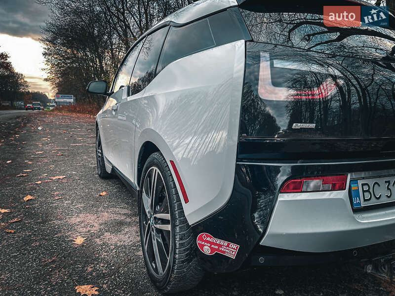 Хэтчбек BMW I3 2016 в Лапаевке