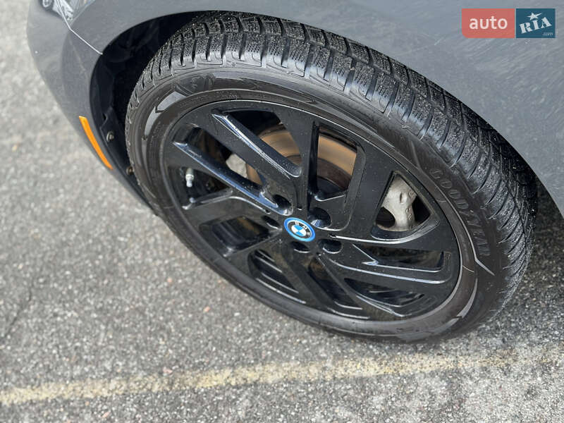 Хэтчбек BMW I3 2015 в Львове