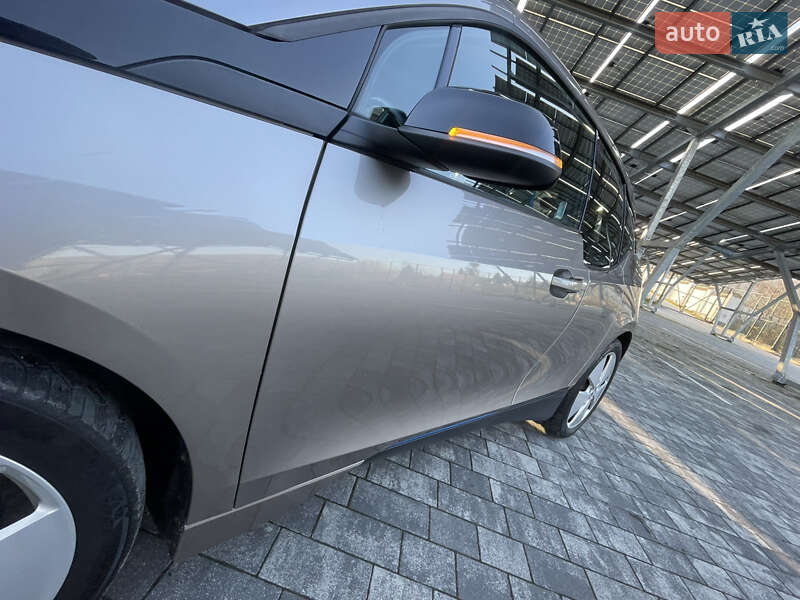Хэтчбек BMW I3 2015 в Винниках фото 14 Хэтчбек BMW I3 2015 в Винниках