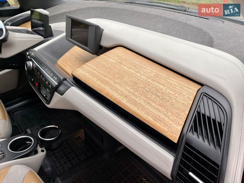 Хэтчбек BMW I3 2016 в Киеве