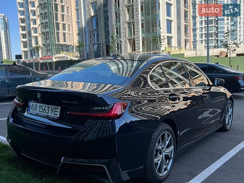 Седан BMW I3 2025 в Києві