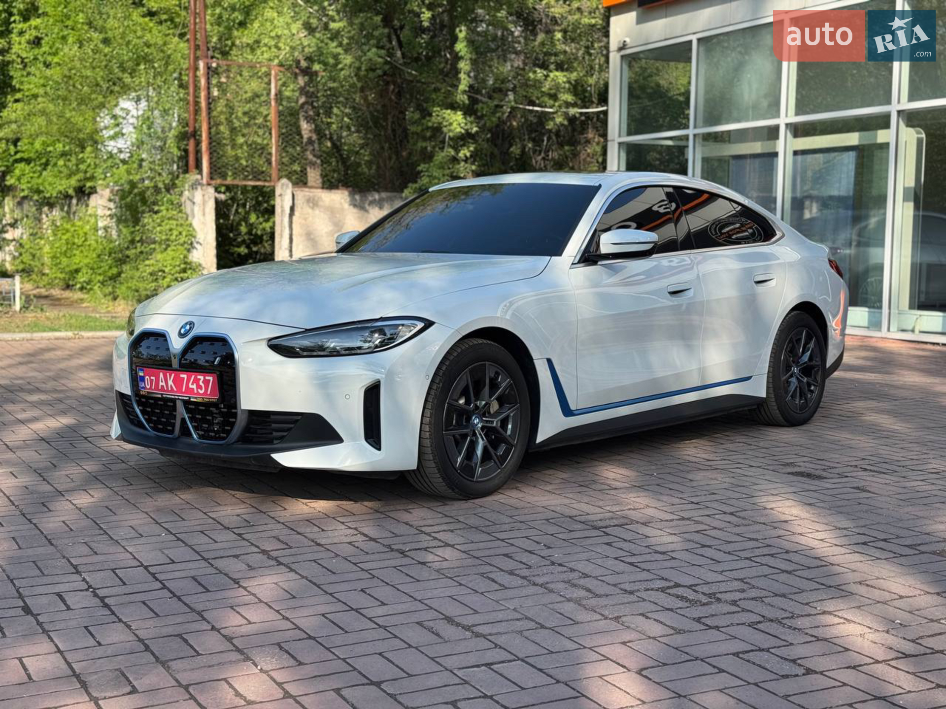 2023 BMW i4 - фото 1