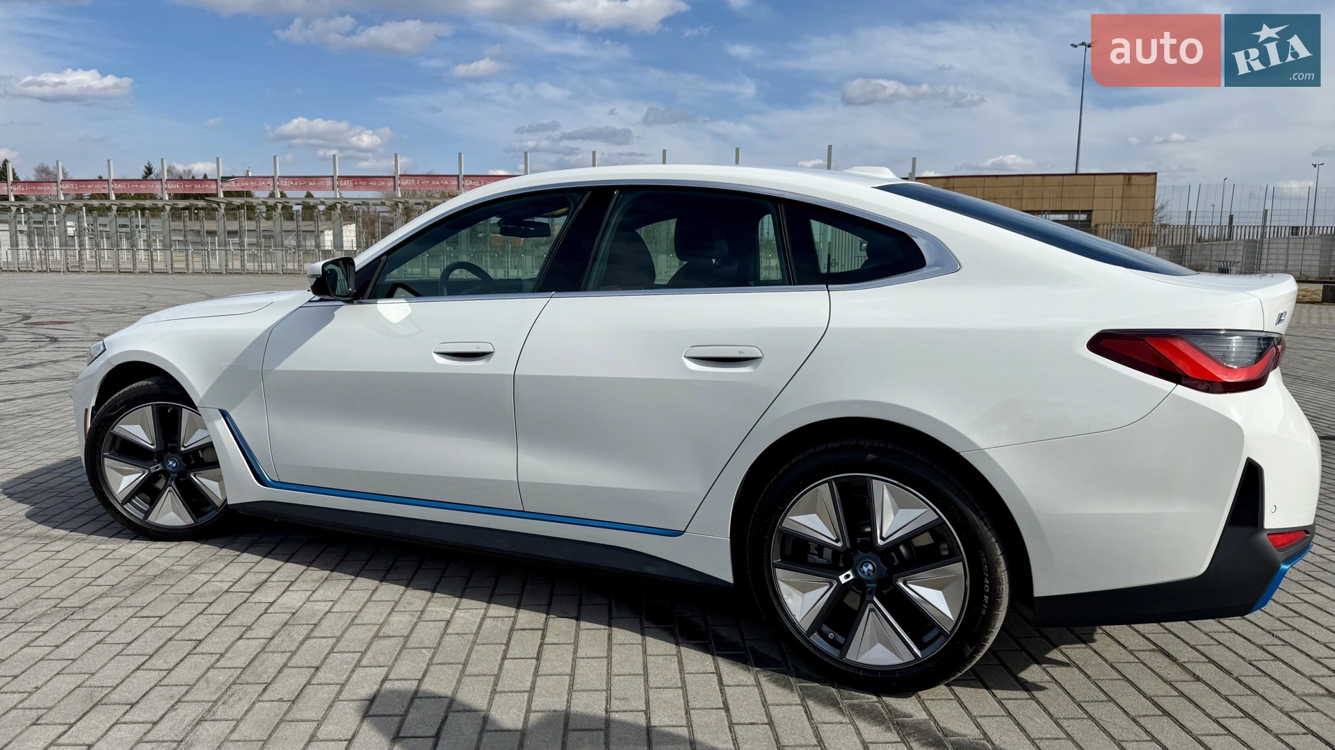 2023 BMW i4 - мініатюра 16