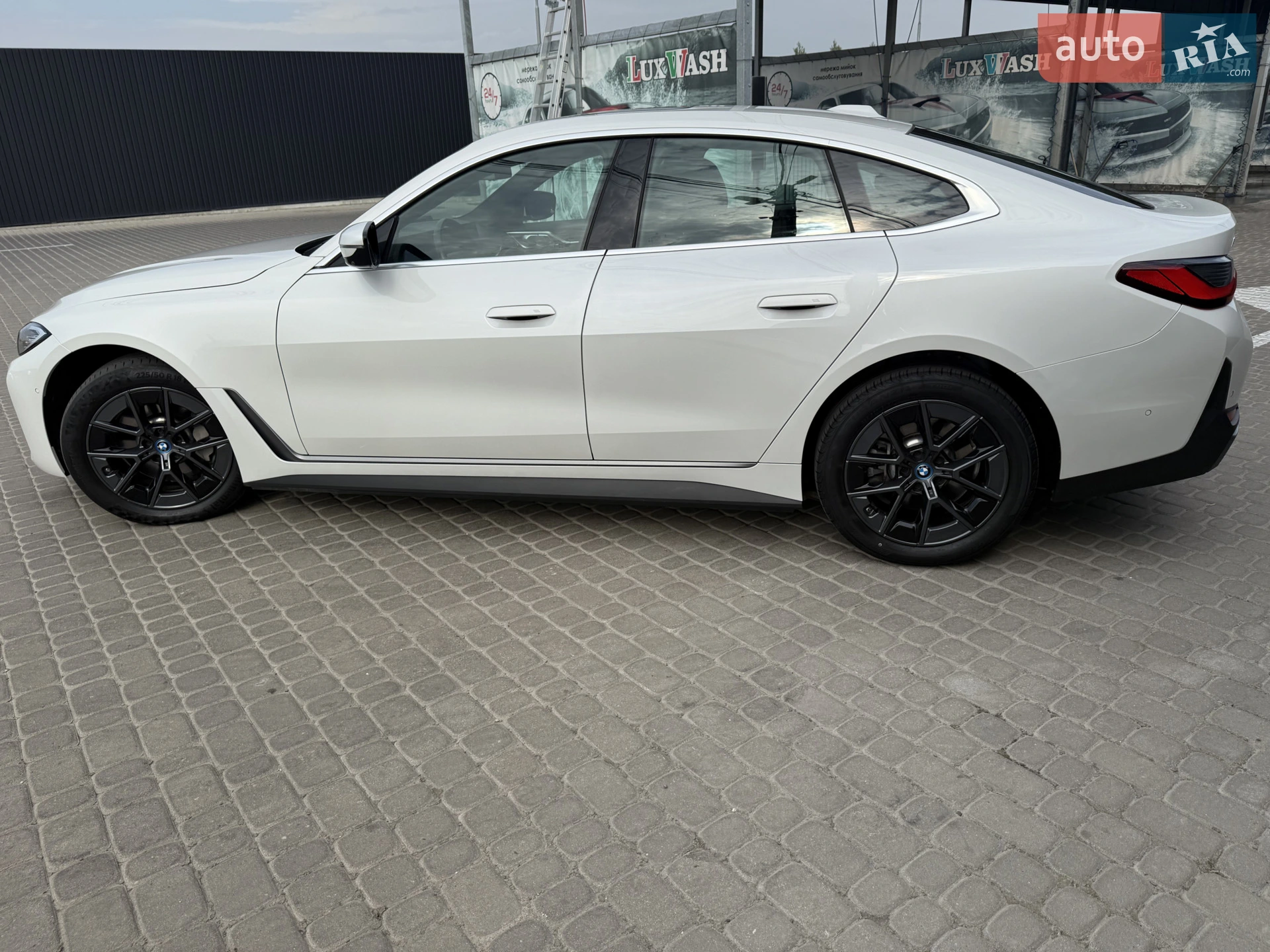 2023 BMW i4 - мініатюра 16