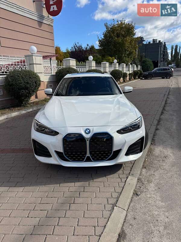 Купе BMW i4 2022 в Киеве фото 3 Купе BMW i4 2022 в Киеве