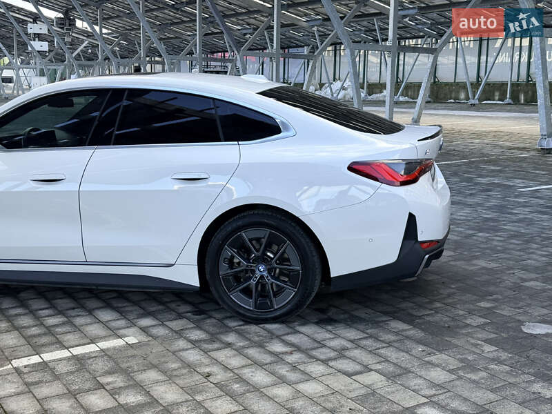 Купе BMW i4 2024 в Львове