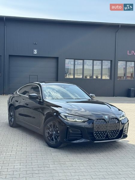 Купе BMW i4 2023 в Иршаве