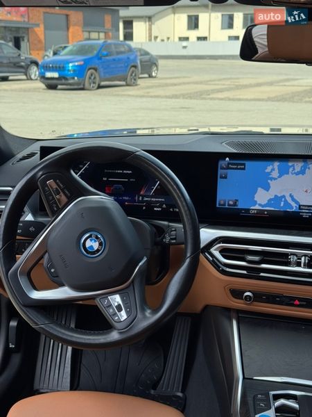 Купе BMW i4 2023 в Иршаве