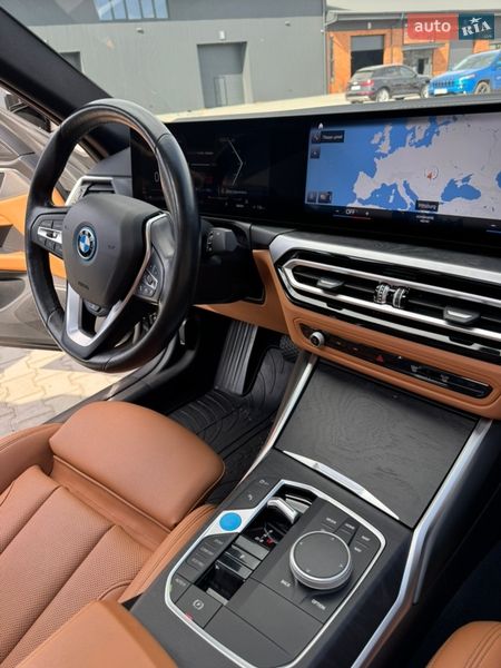Купе BMW i4 2023 в Иршаве