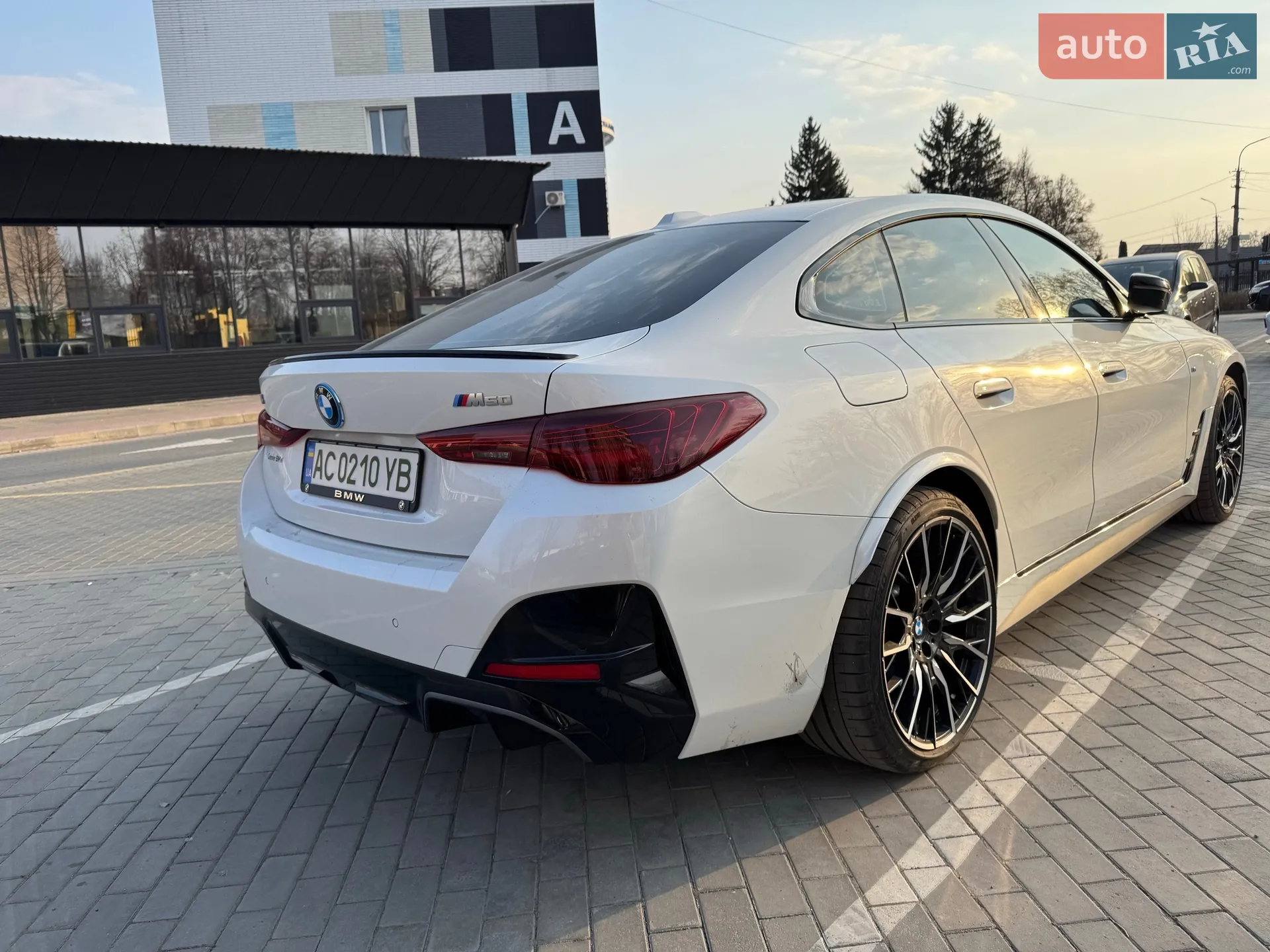 2024 BMW i4 - мініатюра 3