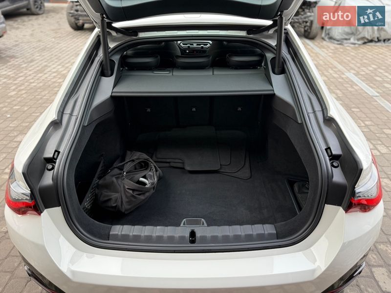 Купе BMW i4 2023 в Киеве фото 12 Купе BMW i4 2023 в Киеве