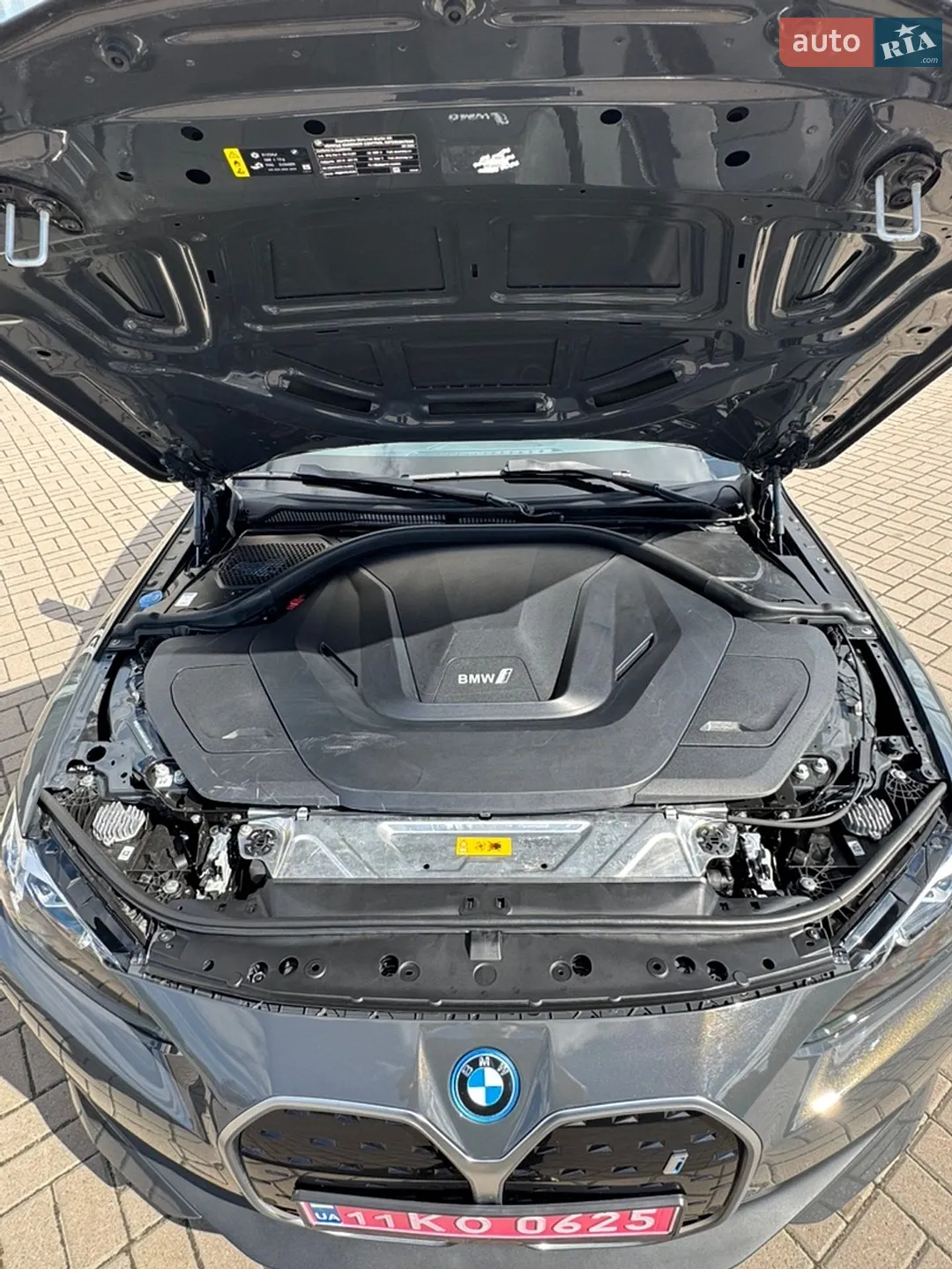 2023 BMW i4 - мініатюра 23