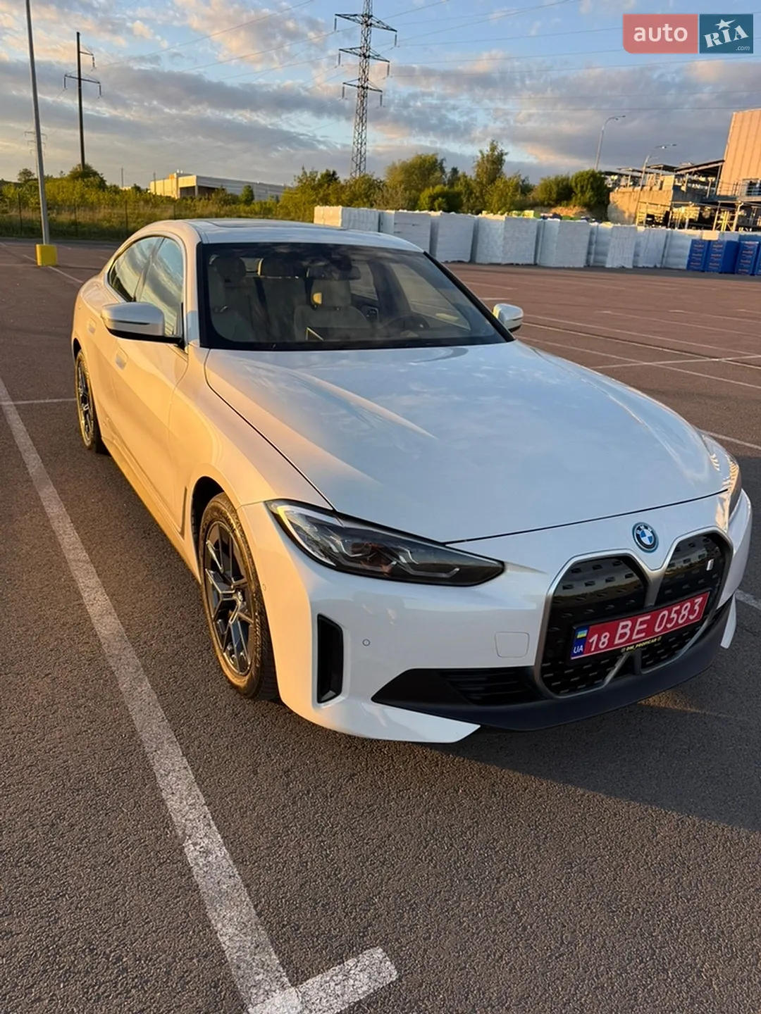 2022 BMW i4 - фото 1