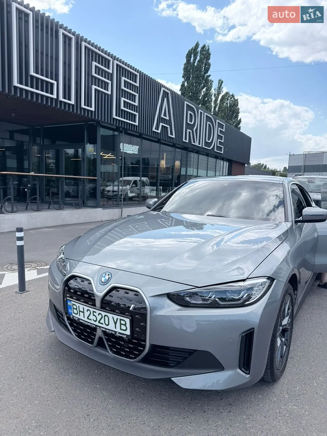 2024 BMW i4 - мініатюра 3
